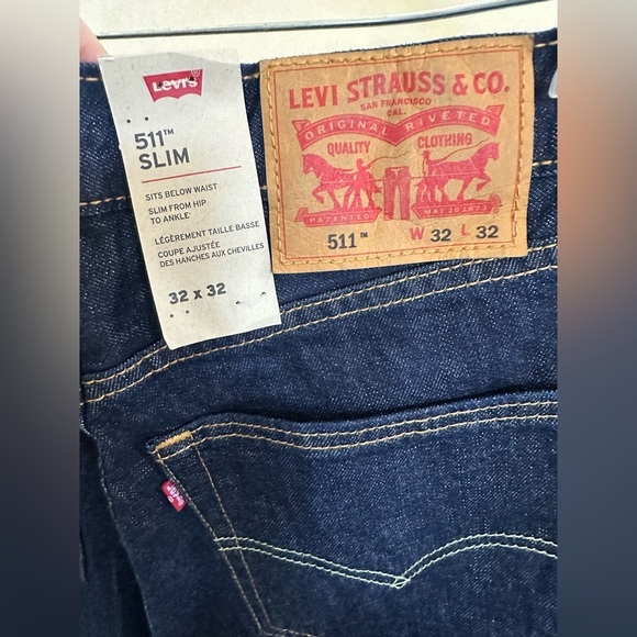 Levi’s 511 Slim Jeans - Men’s 32x32
Effortless Cool in Every Step - Picture 4 of 10